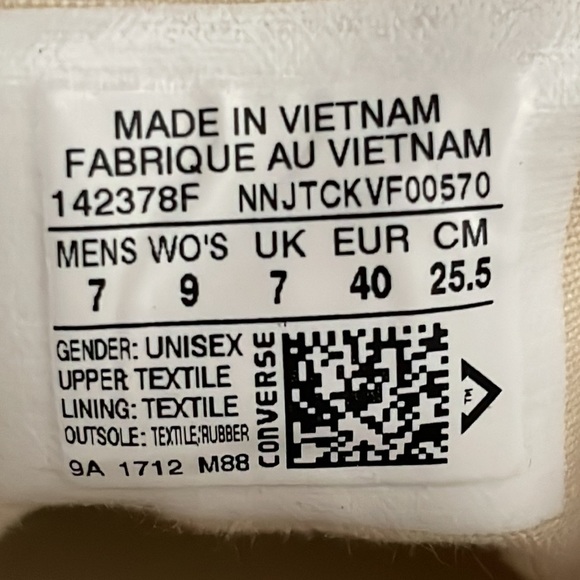 Converse - Picture 3 of 5